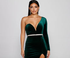 Layer On The Luxe Rhinestone Belt