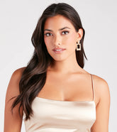 Glam Affair Small Door-Knocker Earrings