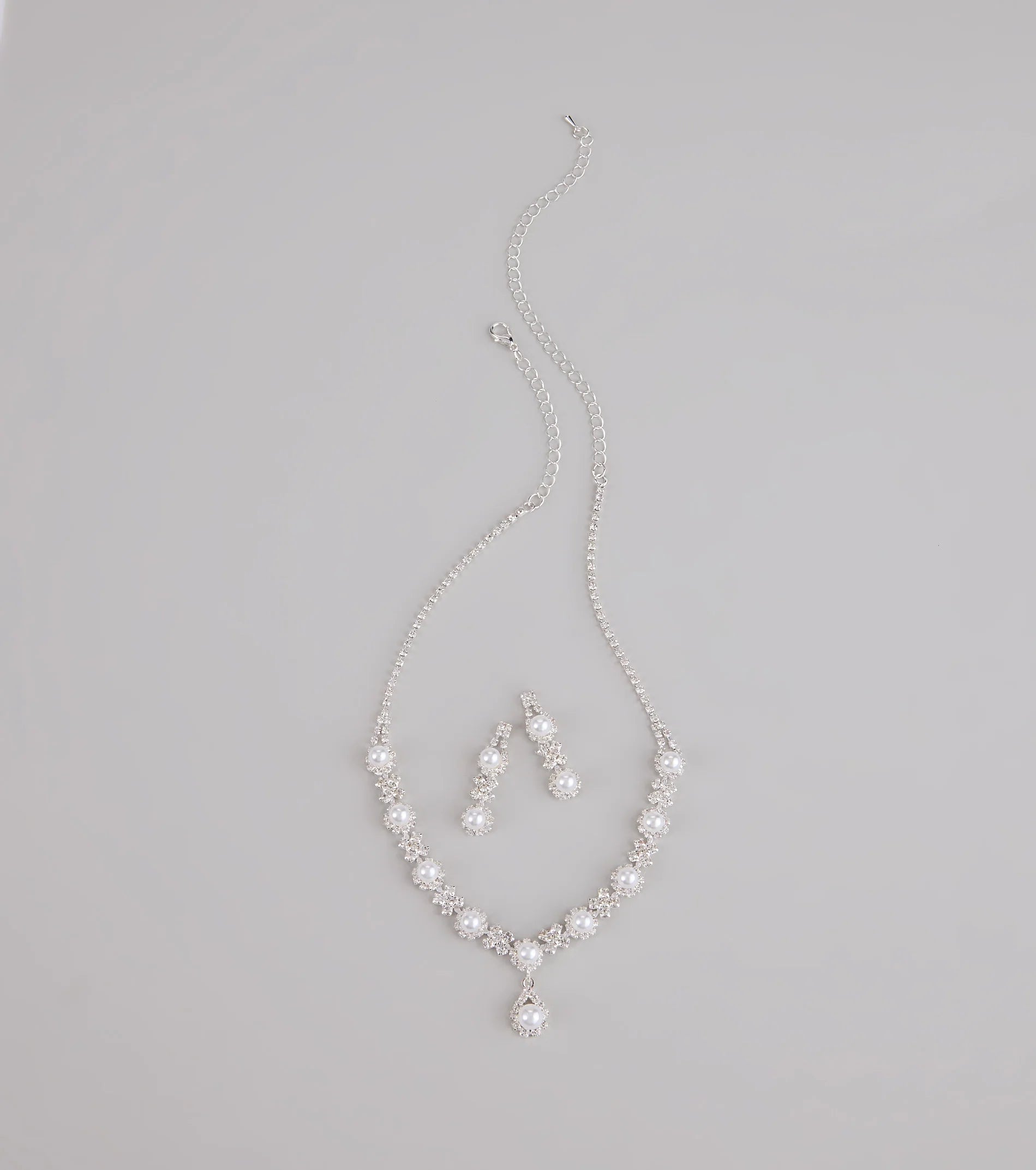 Dazzling Rhinestone And Pearl Necklace And Earrings Set