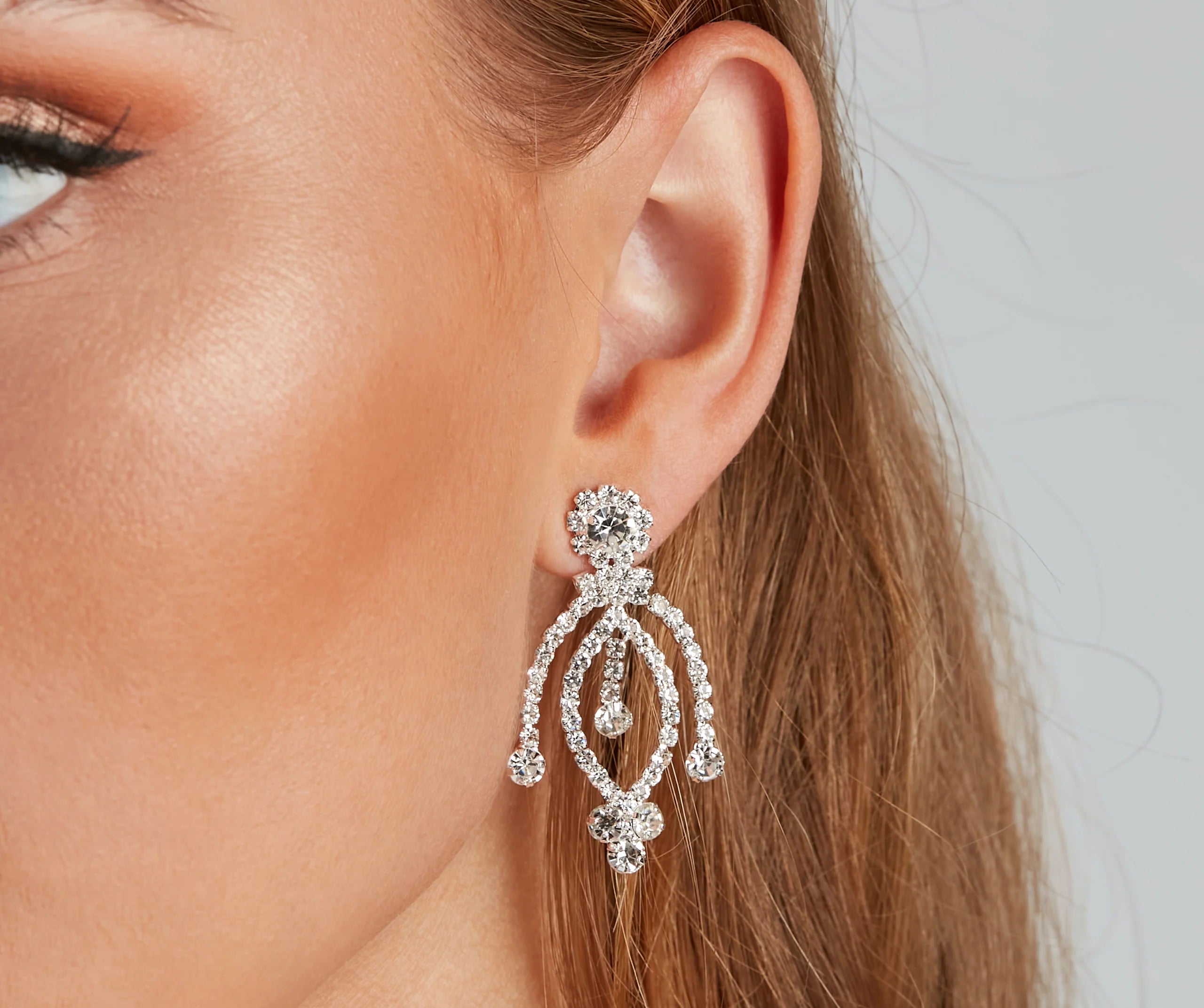 Stunning And Luxe Necklace And Earrings Set