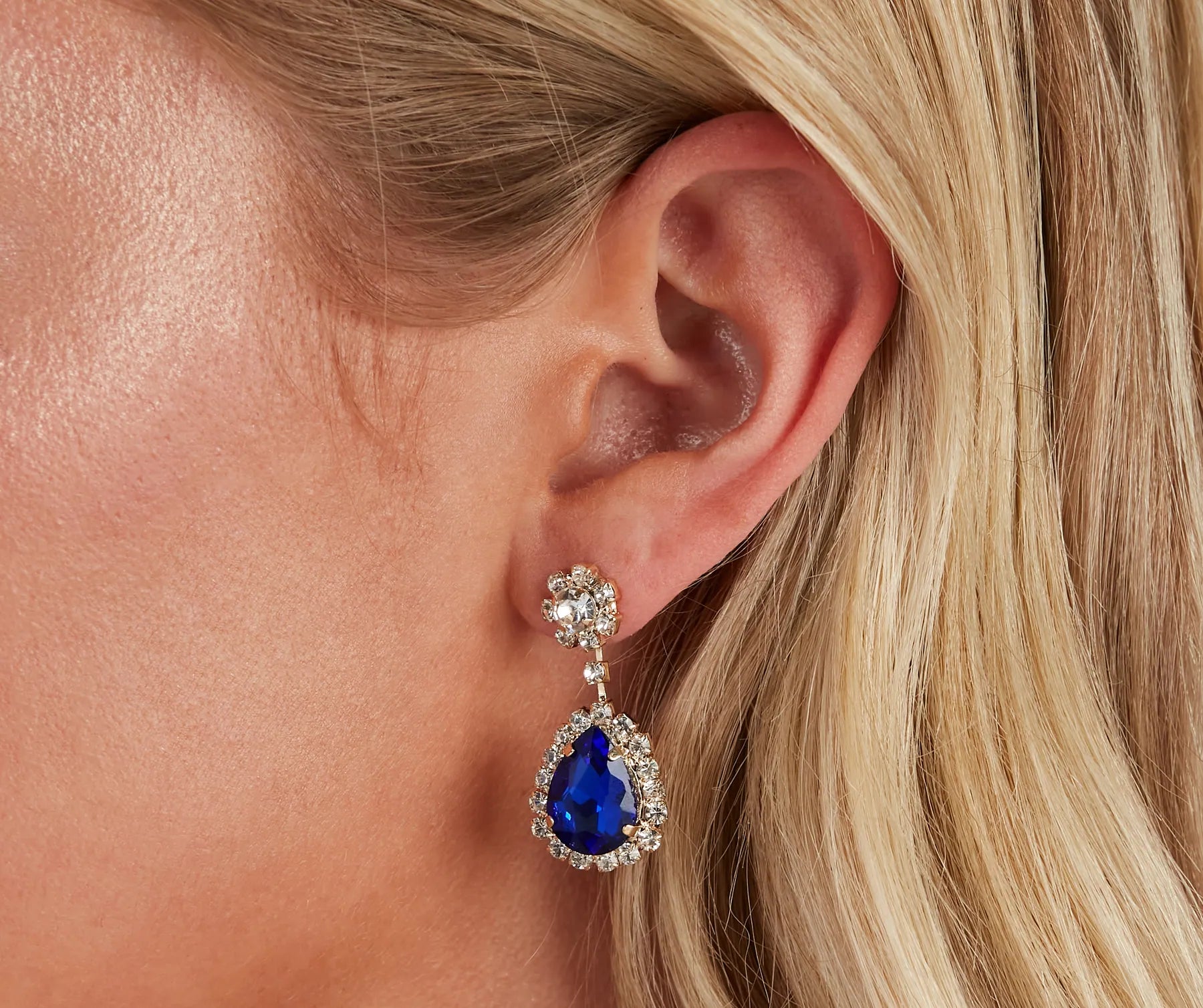 Major Glam Halo Necklace And Earrings