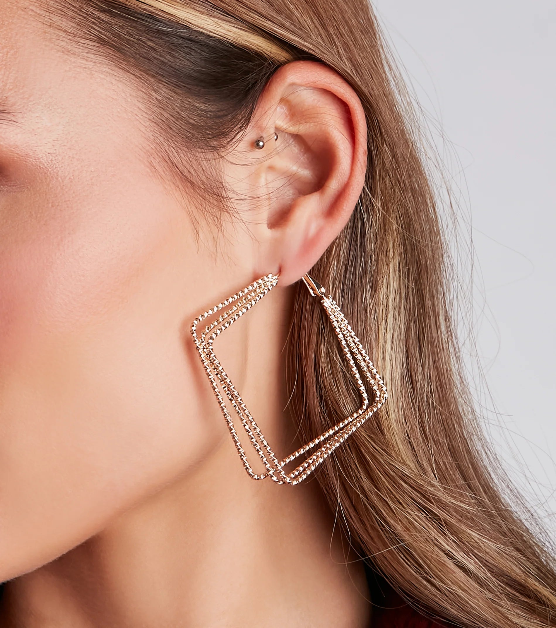 Dazed And Chic Hoop Earrings Set